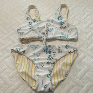 Treasure and bond to peace, reversible swimsuit
